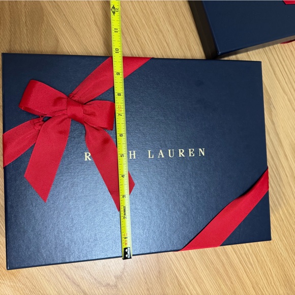 Ralph Lauren Gift Boxes (Set of 2) – Elegant Navy with Red Ribbon - Picture 10 of 12